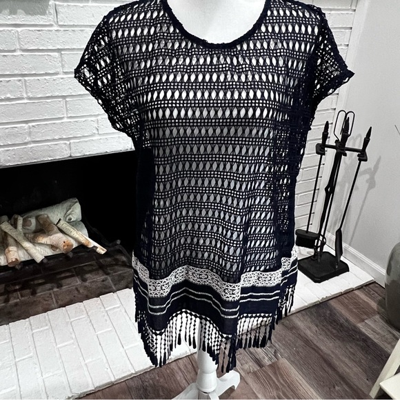 Maurice’s Navy and Cream Open Weave Top NWOT. Bathing Suit Cover Up Perhaps? - Picture 1 of 8